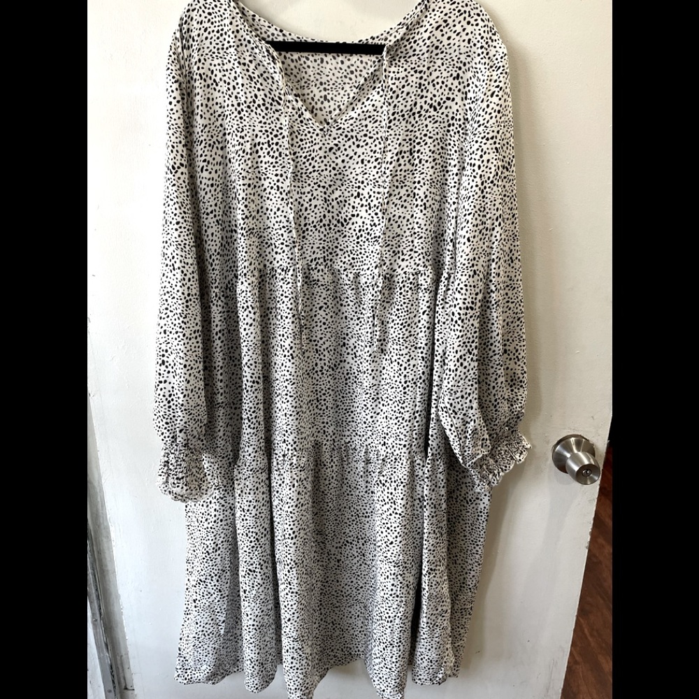 Black and white spotted dress